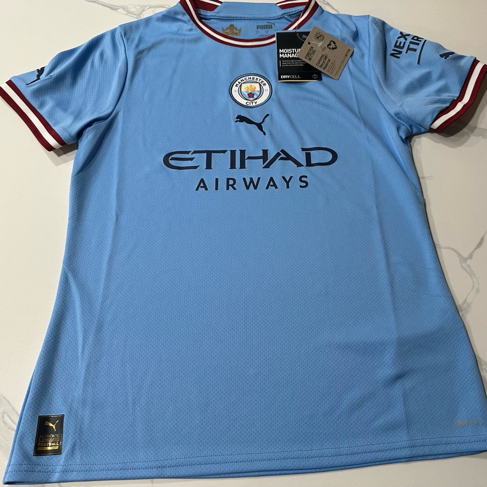 Manchester City FC UEFA Puma Womens Football / Soccer Jersey Retails $80